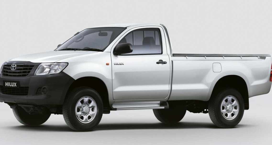  TOYOTA HILUX S/CAB  2.4 MT 4x4 